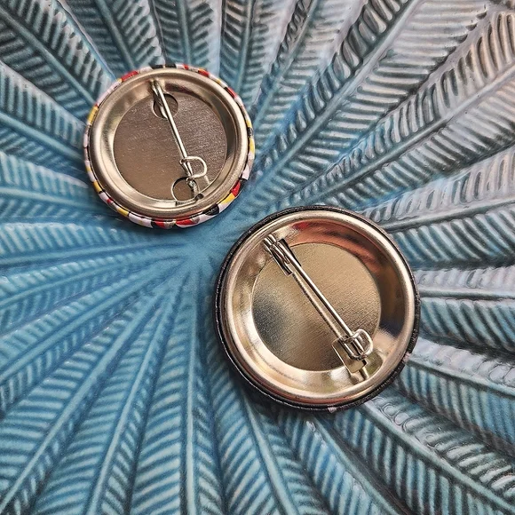 🧿 NWOT Elvis Costello Pin Duo - 2024 TOUR EXCLUSIVE - Picture 2 of 4